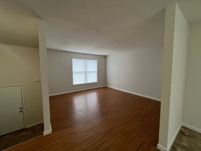 Photo - 312 Rugby Ct