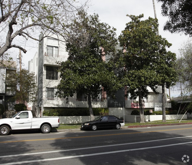 Building Photo - 4343 Whitsett Ave