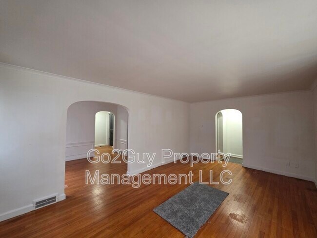 Photo - 4224 Bishop St