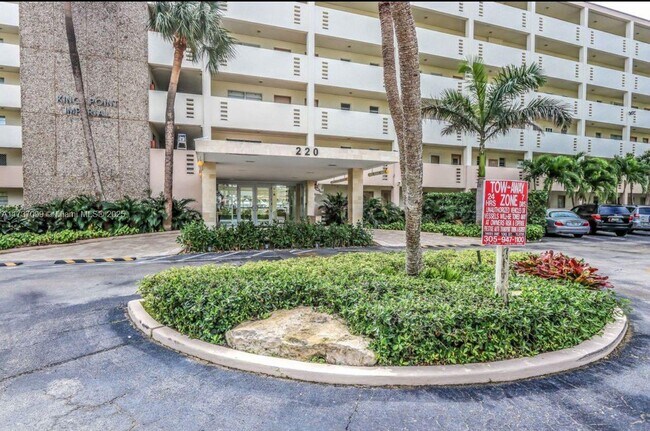 Photo - 220 Kings Point Dr Unit 106