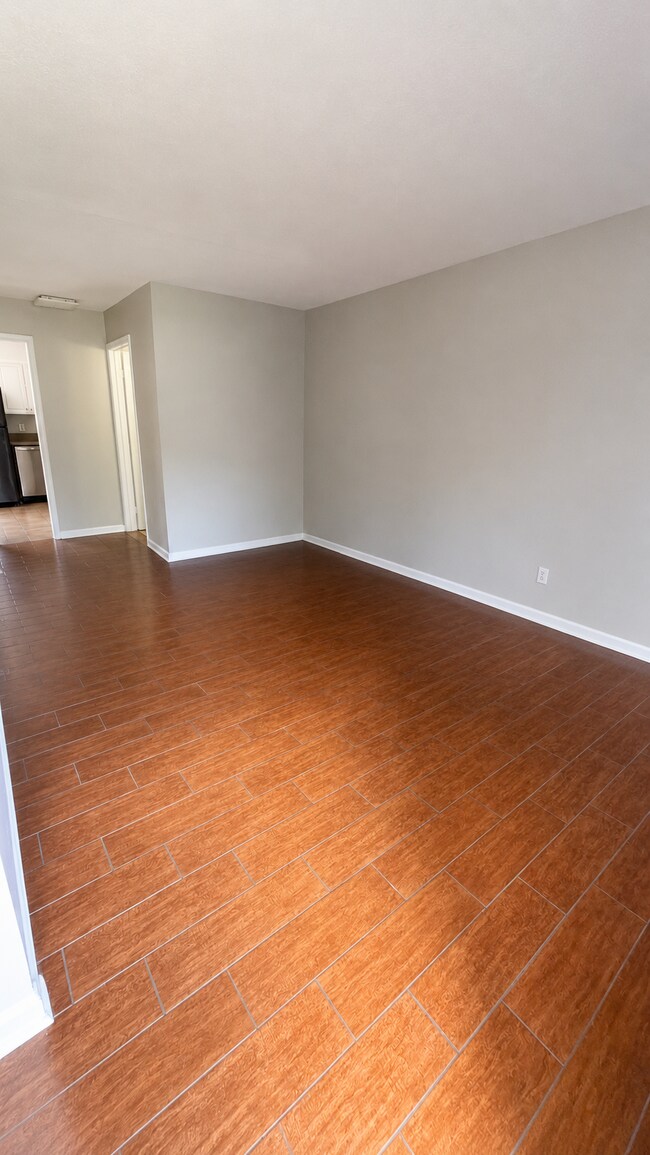 Photo - 1307 W Meadowview Rd
