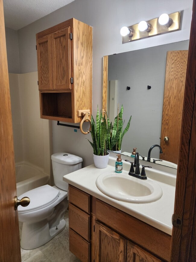 Photo - 193 Butternut Ct