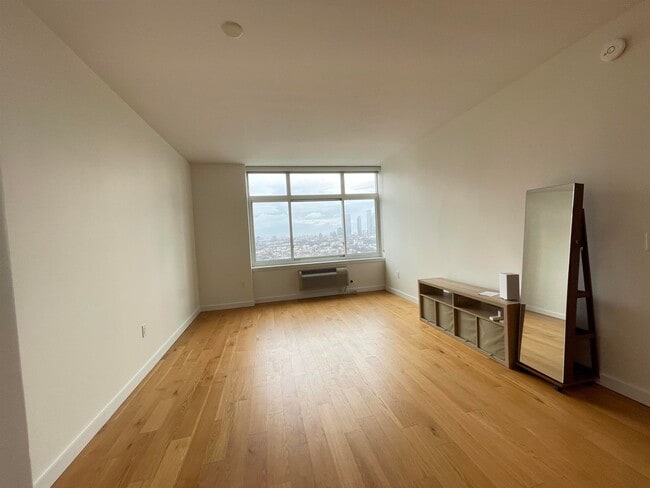 Photo - 110 1st St Unit 25G