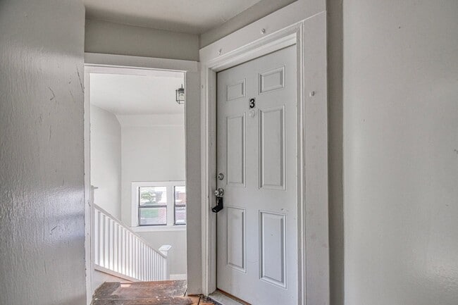 Building Photo - 464 College Unit 3