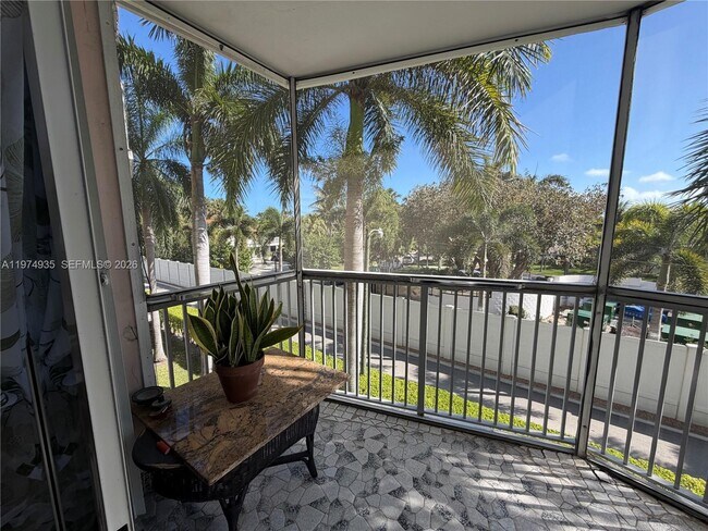 Building Photo - 3181 S Ocean Dr Unit 305