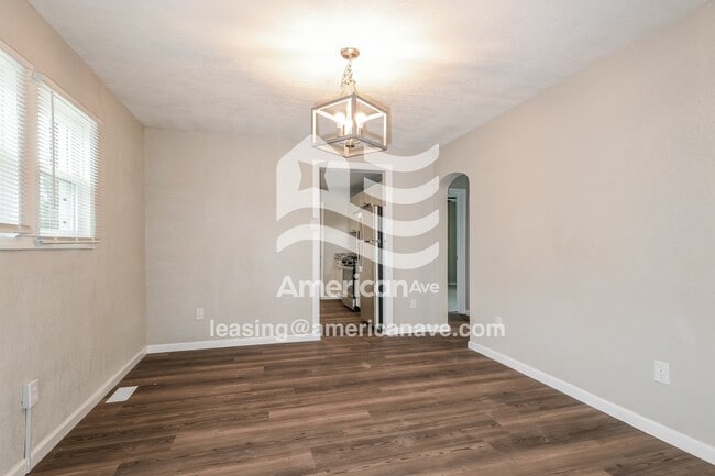 Photo - 7735 How Ave