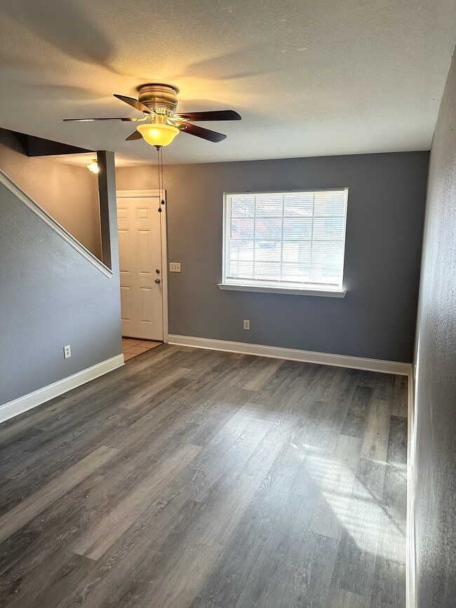 Photo - 4124 Hooker Rd