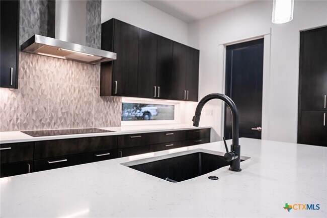 Photo - 2109 Bella Vista