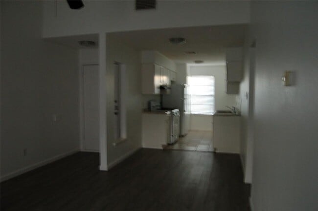 Photo - 1428 W Braker Ln