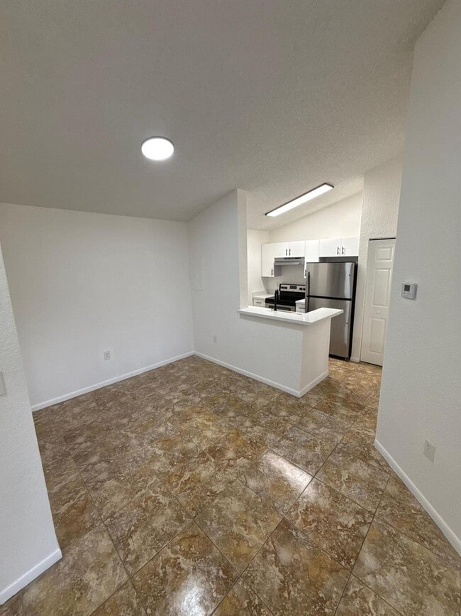 Photo - 2851 N Oakland Forest Dr Unit 307