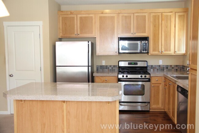 Photo - 2 Bed, 2.5 Bath Townhome at Woodhaven Crossing in Sherwood