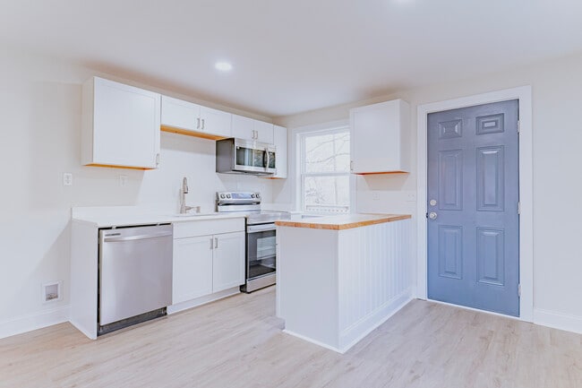3336 Parker Ln
