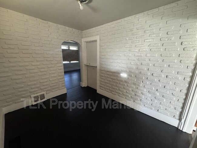 Photo - 210 Dewey Ave