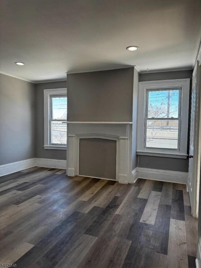 Photo - 15 W Emerson Ave