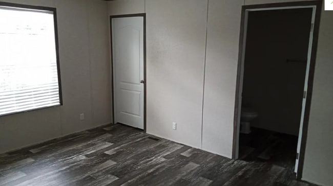 Photo - 505 Elmwood Ln