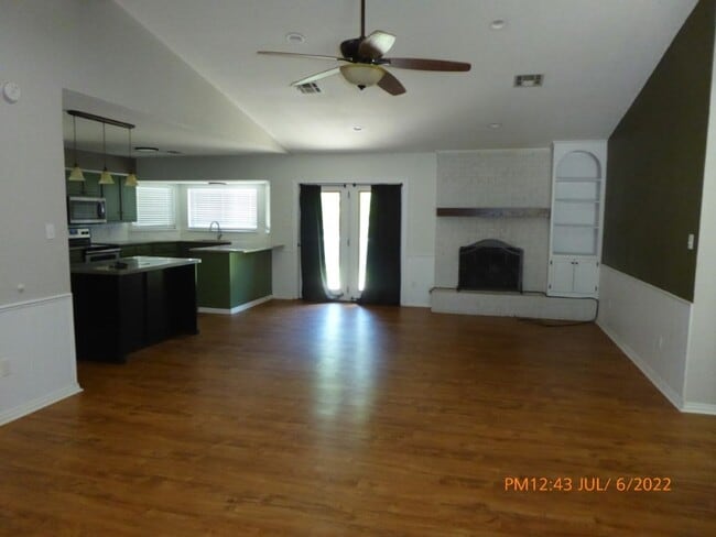 Photo - 2315 NE Village Dr