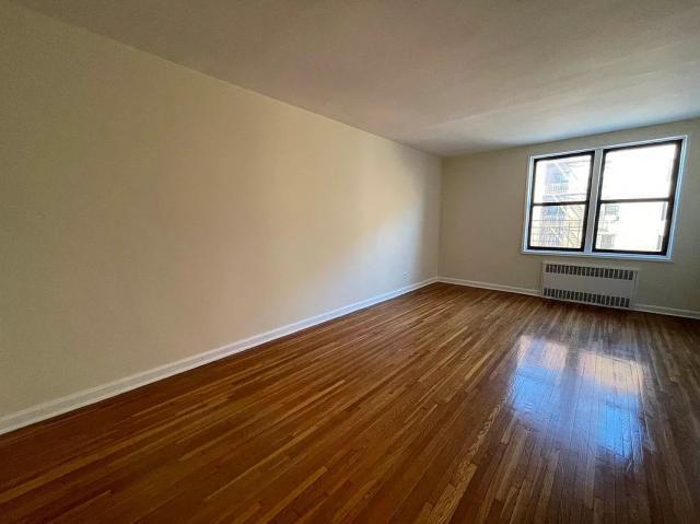 1 bedroom in JACKSON HEIGHTS NY 11372 - 1 bedroom in JACKSON HEIGHTS NY 11372 Condo Unit 301