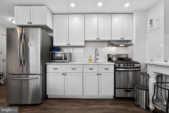 Building Photo - 2101 Chestnut St Unit 1805