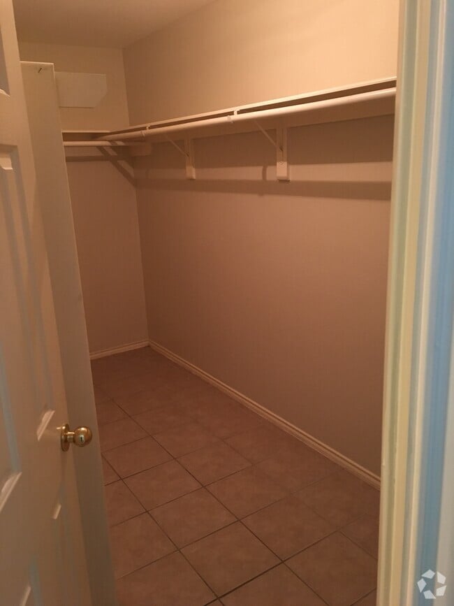Building Photo - 4003 Santa Susana Rental