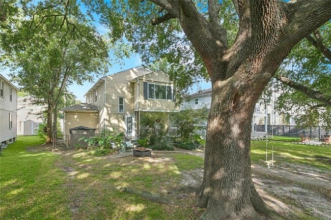 Photo - 5828 General Haig St