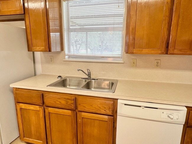 Photo - NEW IN MANAGEMENT - AVAILABLE NOW!