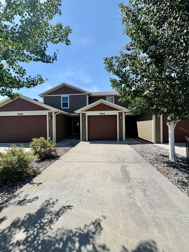 Building Photo - Beautiful West End Townhome – Spacious & M...
