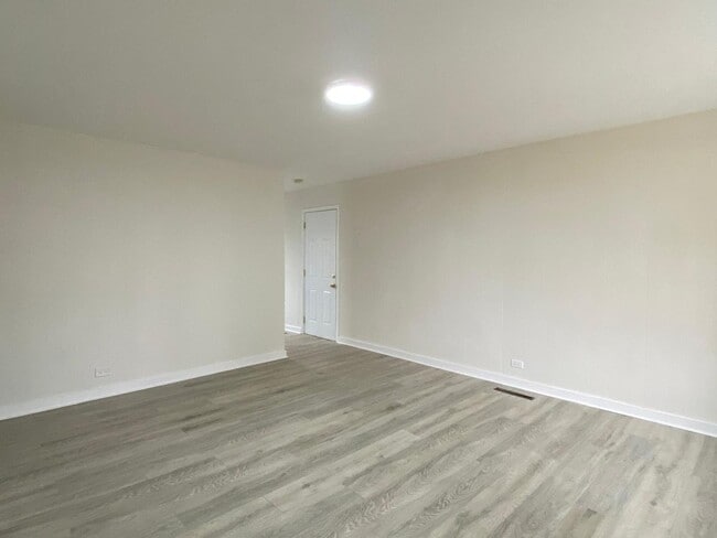 4 E Pine St