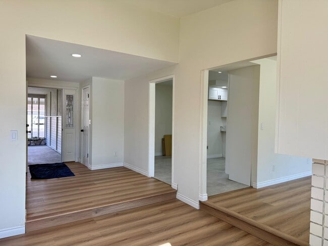 Photo - 251 E Heather St