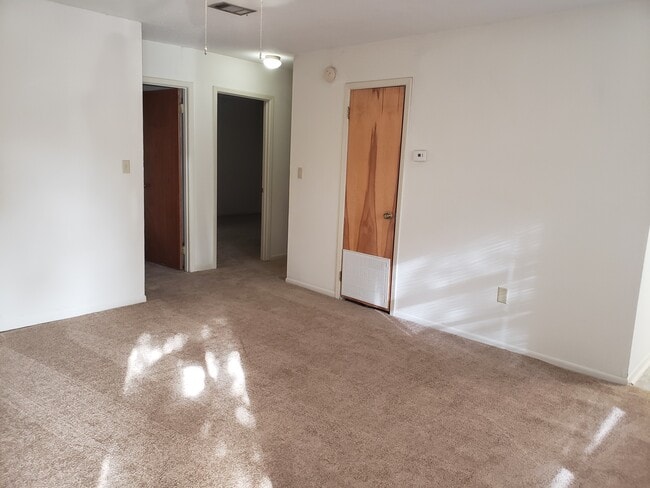 Living room - 25 6th St Unit B