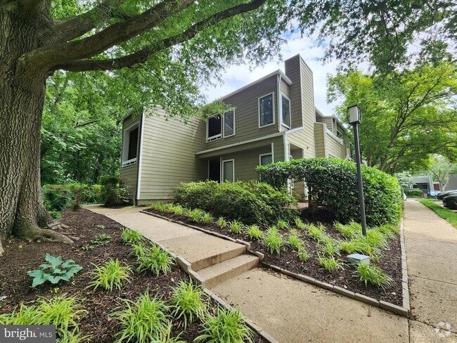 Building Photo - 1948 Villaridge Dr Rental