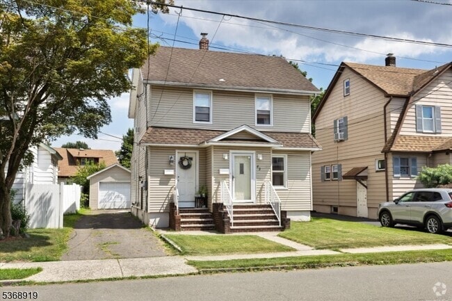 Building Photo - 82 Scrivens St Unit 1 Rental