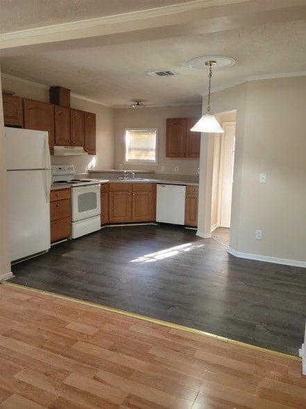 Photo - 37 Evergreen Ave Unidad Apt B