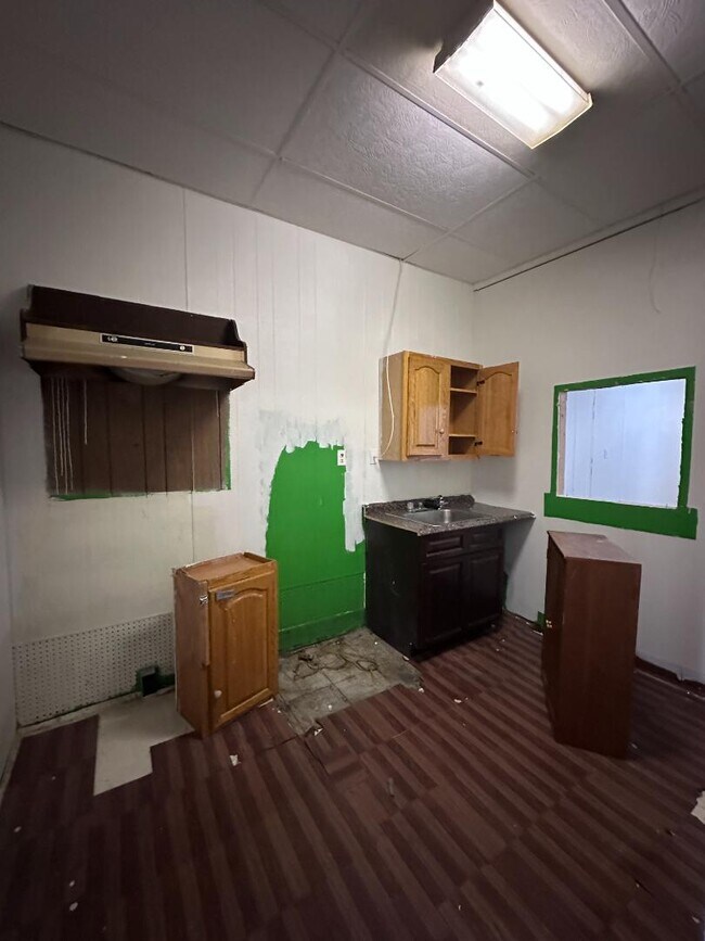 Photo - 113 W Main St