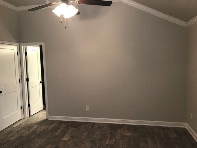 5803 Luminous Ln