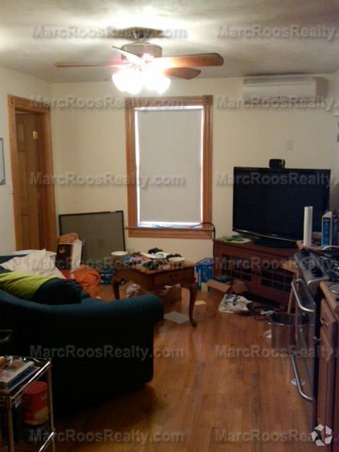 Building Photo - 25 Temple St Rental