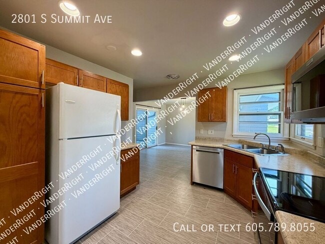 Photo - 2801 S Summit Ave