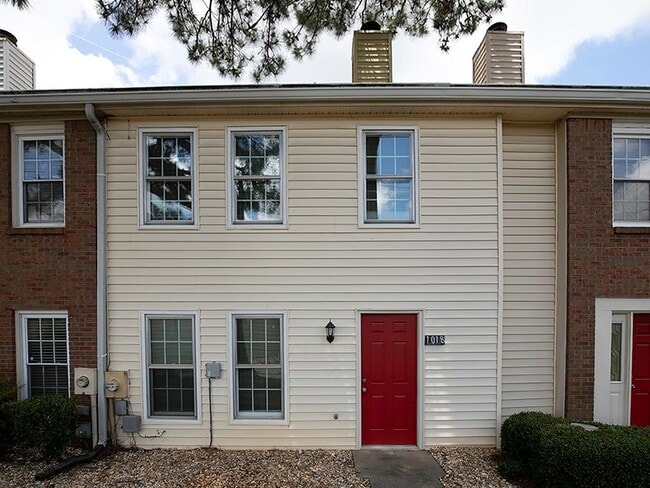 Building Photo - 1018 Old Holcomb Bridge Rd