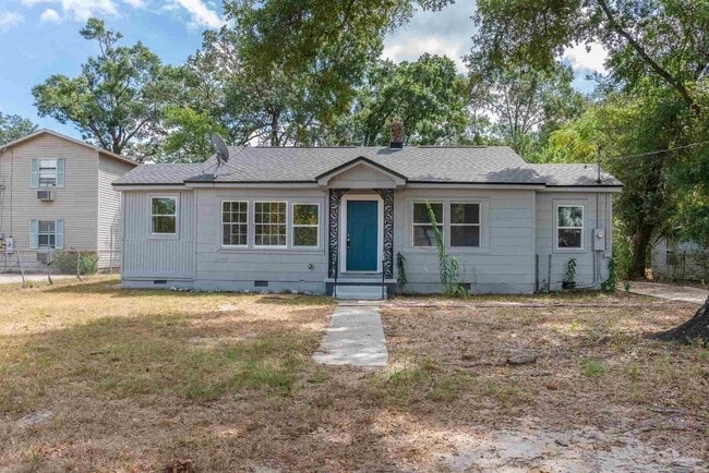 Building Photo - 1217 Poppy Ave