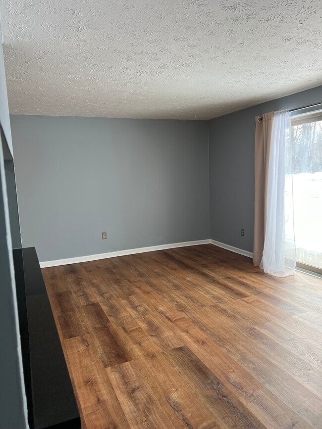 Photo - 24325 Detroit Rd