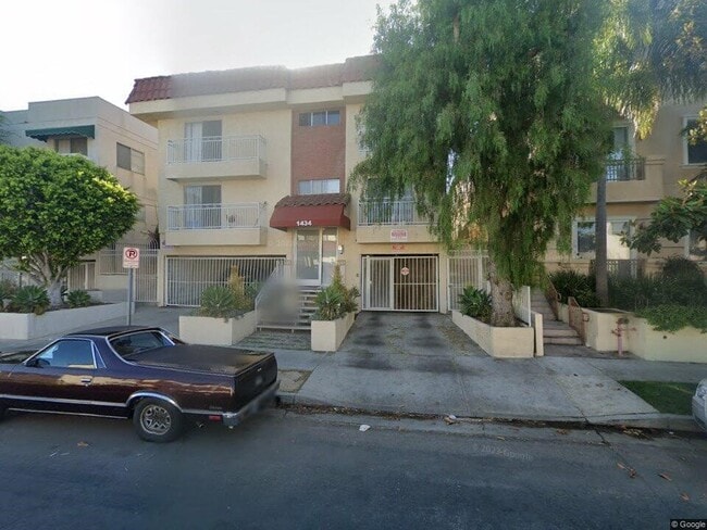 Photo - 1434 S Point View St Unidad 105 Rental