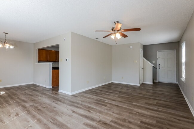 1206 Kenwood Dr
