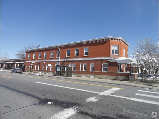 Building Photo - Williams Street Rental