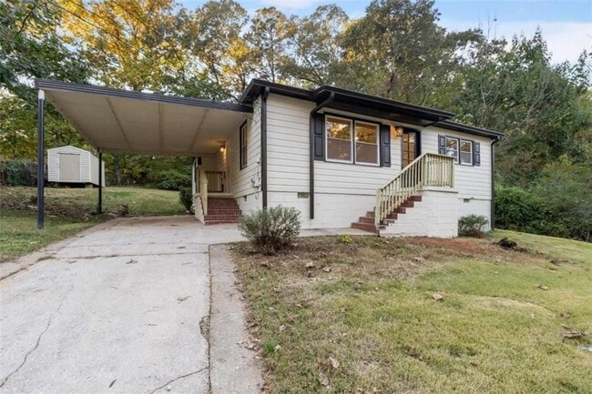 Photo - 6048 Blackhawk Trail SE