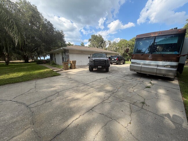 Photo - 18550 Lake Emma Dr