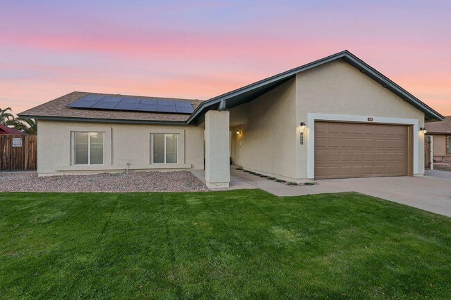 Building Photo - 7926 W Dahlia Dr