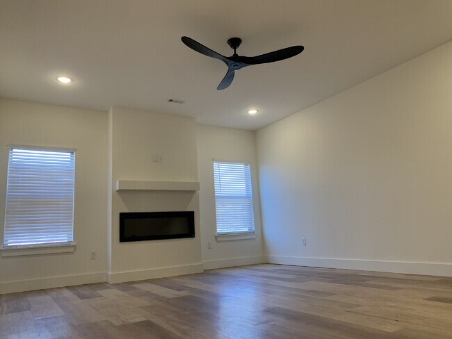 Photo - 2634 SW Livingston Square Unit 1