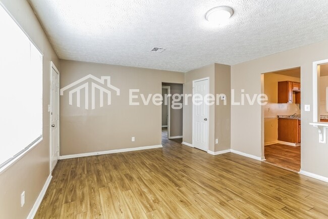 Photo - 2950 Langfield Dr