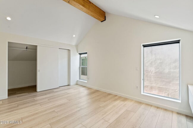 Photo - 1337 E Polk St