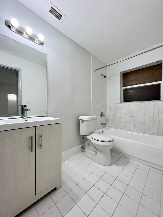 Photo - 3 Bedroom Private Home