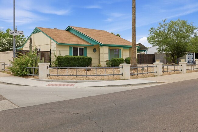 Photo - 1301 W Montoya Ln